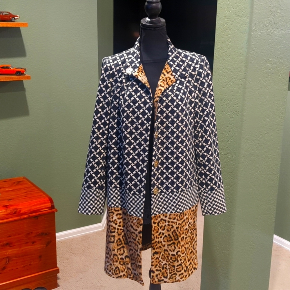 Fashionable multi print coat.